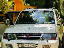 Mitsubishi MONTERO 2000 SUV
