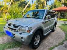 Mitsubishi MONTERO 2002 SUV