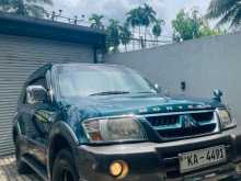 Mitsubishi Montero 2004 SUV