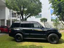 https://riyasewana.com/uploads/mitsubishi-montero-2004-2513511012262.jpg