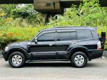 https://riyasewana.com/uploads/mitsubishi-montero-2005-2520480812093.jpg