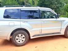 https://riyasewana.com/uploads/mitsubishi-montero-2005-2611450912493.jpg