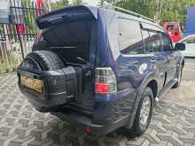 https://riyasewana.com/uploads/mitsubishi-montero-2007-115462212612.jpg
