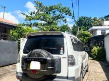 https://riyasewana.com/uploads/mitsubishi-montero-2007-614172712092.jpg