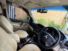 https://riyasewana.com/uploads/mitsubishi-montero-2010-516074012623.jpg