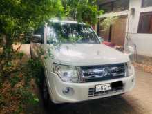 Mitsubishi Montero 2011 SUV