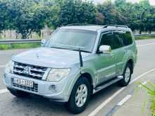 https://riyasewana.com/uploads/mitsubishi-montero-2011-97042012022.jpg