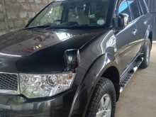 Mitsubishi MONTERO 2012 SUV