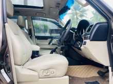 https://riyasewana.com/uploads/mitsubishi-montero-2012-1220051112694.jpg