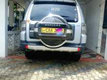 https://riyasewana.com/uploads/mitsubishi-montero-2012-17003512543.jpg