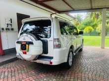 https://riyasewana.com/uploads/mitsubishi-montero-2012-198294512183.jpg