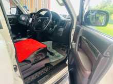 https://riyasewana.com/uploads/mitsubishi-montero-2012-198294512992.jpg