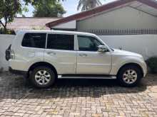 https://riyasewana.com/uploads/mitsubishi-montero-2013-1018502812182.jpg
