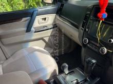 https://riyasewana.com/uploads/mitsubishi-montero-2013-121512071263445.jpg