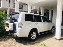 https://riyasewana.com/uploads/mitsubishi-montero-2013-131505364752.jpg