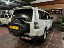 https://riyasewana.com/uploads/mitsubishi-montero-2013-1514475612324.jpg