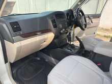https://riyasewana.com/uploads/mitsubishi-montero-2013-1619485312863.jpg