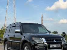 https://riyasewana.com/uploads/mitsubishi-montero-2013-1911261012962.jpg