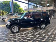 https://riyasewana.com/uploads/mitsubishi-montero-2013-2013-117142212793.jpg