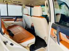 https://riyasewana.com/uploads/mitsubishi-montero-2013-2013-122234912323.jpg