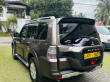 https://riyasewana.com/uploads/mitsubishi-montero-2013-2015462212243.jpg