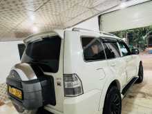 https://riyasewana.com/uploads/mitsubishi-montero-2013-2113385012853.jpg