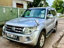 https://riyasewana.com/uploads/mitsubishi-montero-2013-2120413912663.jpg