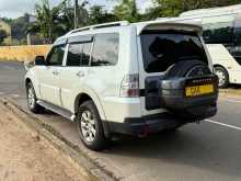 https://riyasewana.com/uploads/mitsubishi-montero-2013-2121105912262.jpg