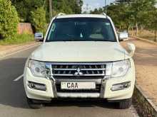 https://riyasewana.com/uploads/mitsubishi-montero-2013-2121105912763.jpg