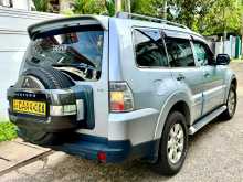 https://riyasewana.com/uploads/mitsubishi-montero-2013-2219221812644.jpg