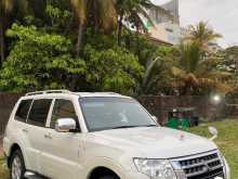 https://riyasewana.com/uploads/mitsubishi-montero-2013-2320333812464.jpg