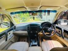 https://riyasewana.com/uploads/mitsubishi-montero-2013-2413440612484.jpg