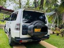 https://riyasewana.com/uploads/mitsubishi-montero-2013-2413440612983.jpg