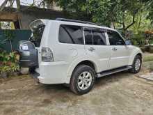 https://riyasewana.com/uploads/mitsubishi-montero-2013-271457034193.jpg