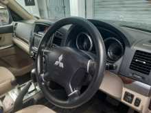 https://riyasewana.com/uploads/mitsubishi-montero-2013-2723124812614.jpg