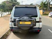 https://riyasewana.com/uploads/mitsubishi-montero-2013-27342712213.jpg