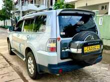 https://riyasewana.com/uploads/mitsubishi-montero-2013-2819090512064.jpg