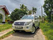 Mitsubishi Montero 2013 SUV