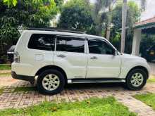 https://riyasewana.com/uploads/mitsubishi-montero-2013-817023412303.jpg