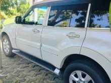 https://riyasewana.com/uploads/mitsubishi-montero-2014-711510812853.jpg