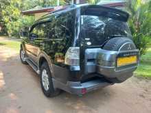 https://riyasewana.com/uploads/mitsubishi-montero-2015-219012012232.jpg