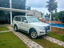https://riyasewana.com/uploads/mitsubishi-montero-2015-2516530012992.jpg