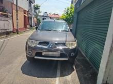 https://riyasewana.com/uploads/mitsubishi-montero-2018402517684.jpg