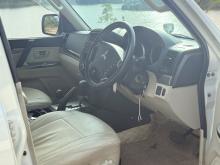 https://riyasewana.com/uploads/mitsubishi-montero-2121113917505.jpg