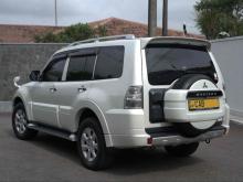 https://riyasewana.com/uploads/mitsubishi-montero-213410024452.jpg