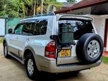 https://riyasewana.com/uploads/mitsubishi-montero-221002226623.jpg