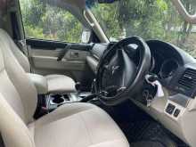 https://riyasewana.com/uploads/mitsubishi-montero-231032564603.jpg