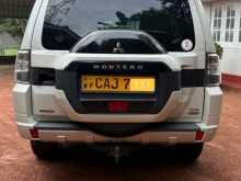 https://riyasewana.com/uploads/mitsubishi-montero-2311003854.jpg