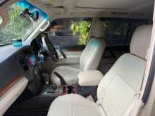 https://riyasewana.com/uploads/mitsubishi-montero-23171900754.jpg