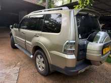 https://riyasewana.com/uploads/mitsubishi-montero-23171900822.jpg